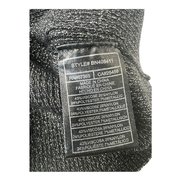 Nadina Sweater Dress in Black & Silver
Metallic by Steve Madden NEW Size XS - Picture 7 of 15